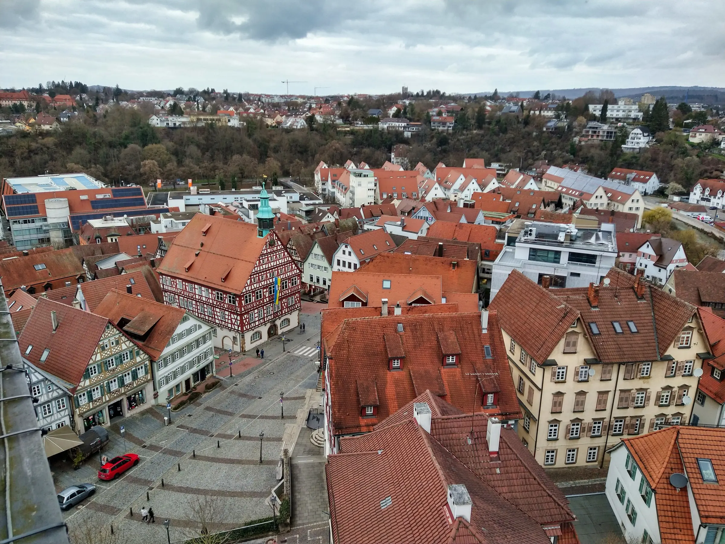 Blick vom Stadtturm auf den Marktplatz und die Altstadt von Backnang
